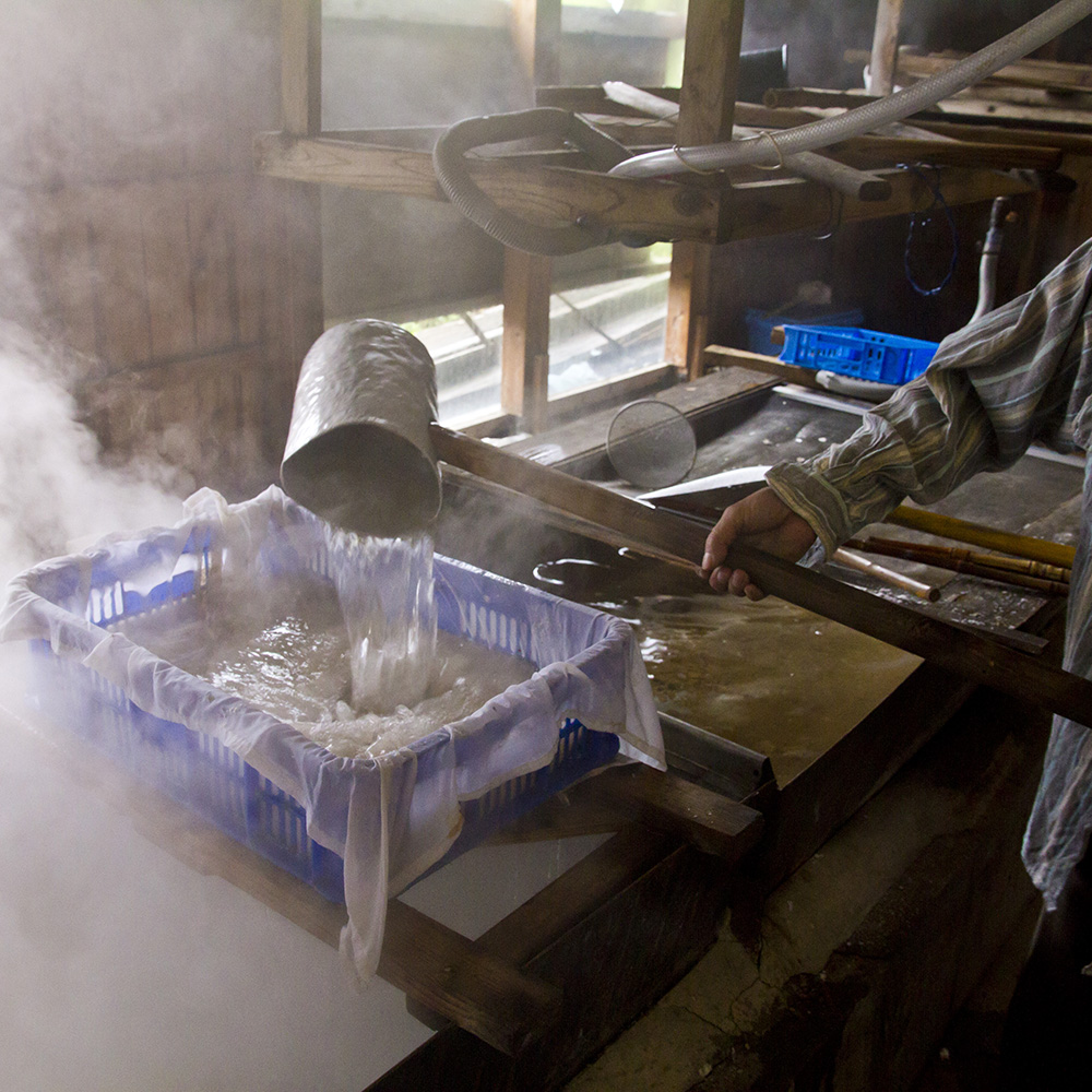 １００年以上前から続く伝統製法で作られたましゅ屋の「ましゅ（塩）」