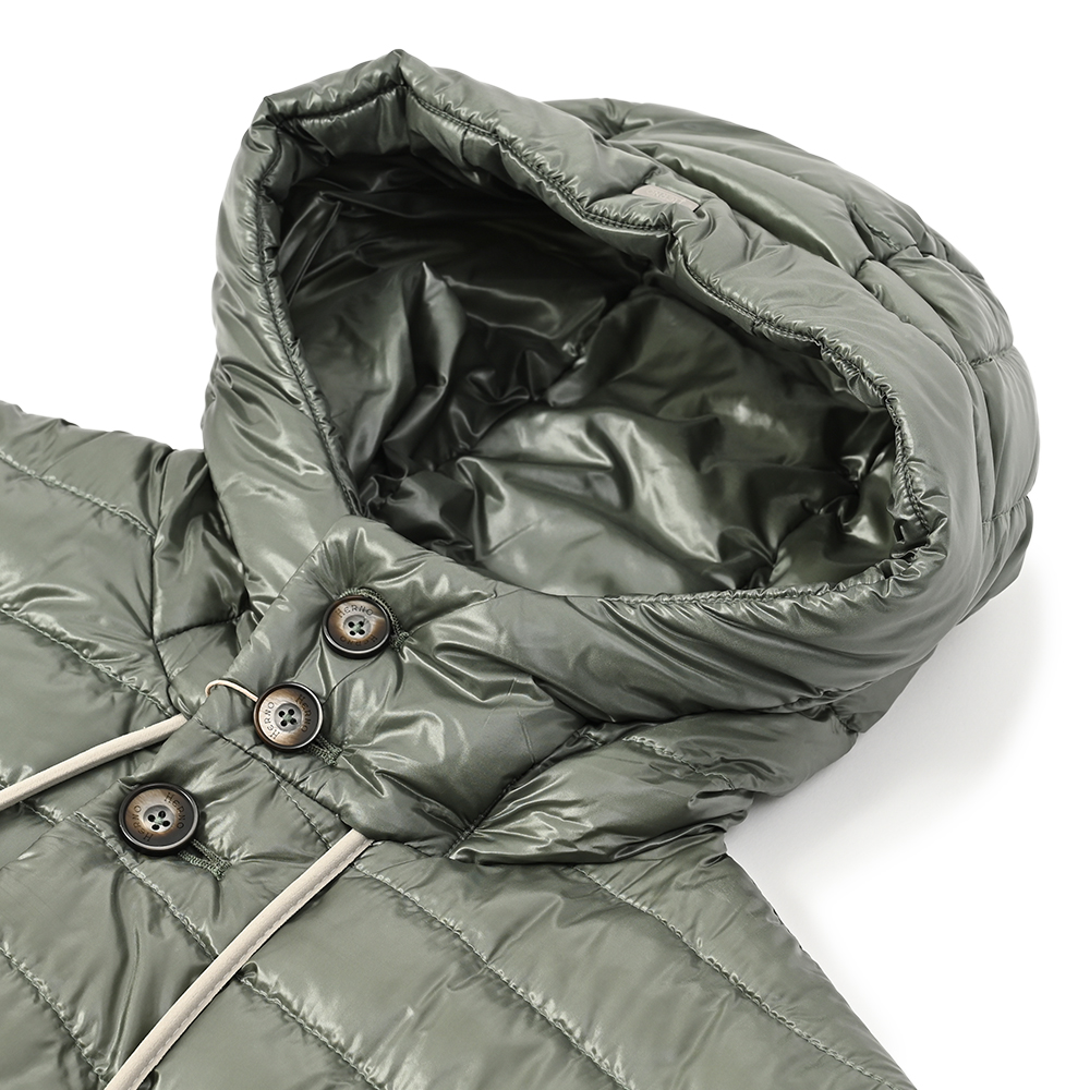 RESORTウォーターレペレントウルトラライトナイロンフーディーダウン